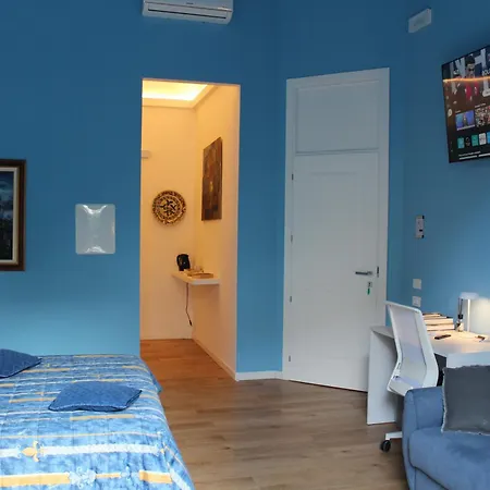 Falstaff & Guest house *
